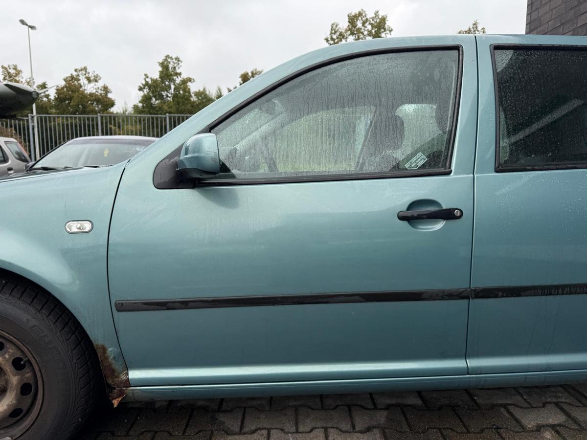 VW Golf 4 original Tür vorn links LB6N Elegancegrün Metallic Rohbau 5 Türer BJ03